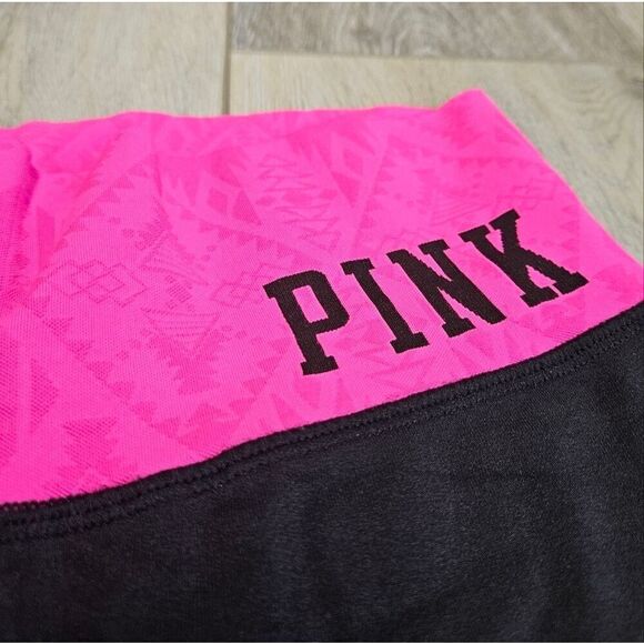 Victoria’s Secret PINK Yoga Capris Hot Pink Black Geometric Pattern Womens Small - Picture 4 of 6